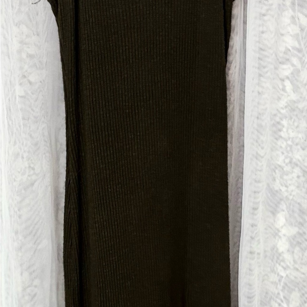 Elegant Green Ribbed Dress